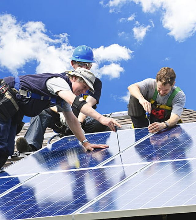 professional-installers-solar-panels-wallpaper-preview